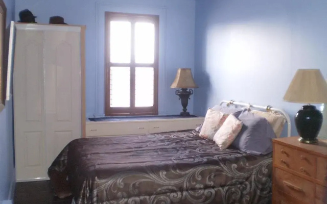 Actinolite Bed & Breakfast