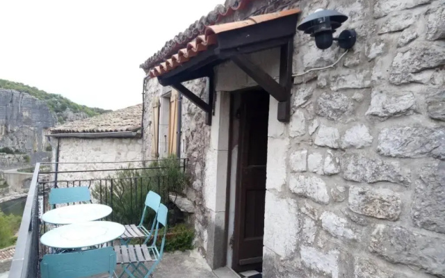 maison pierre et voute au c ur du village