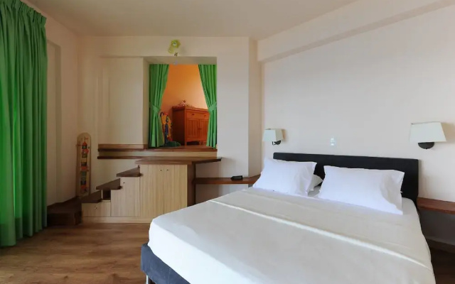 Villa Nefeli - Six Bedroom Villa