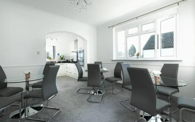 KVM - Sugar Way House