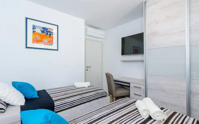Apartments Lazarin