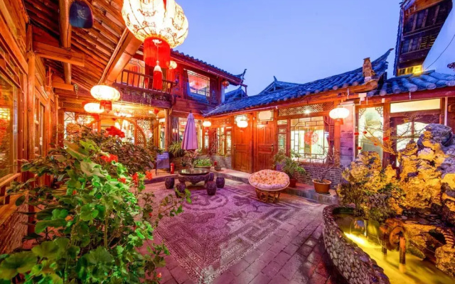 Cloud Boutique Resort - Naxi Style Shop