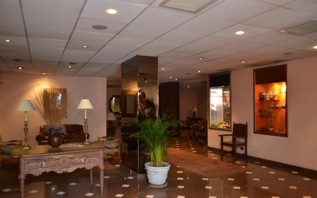 Maria Angola Hotel & Centro de Convenciones
