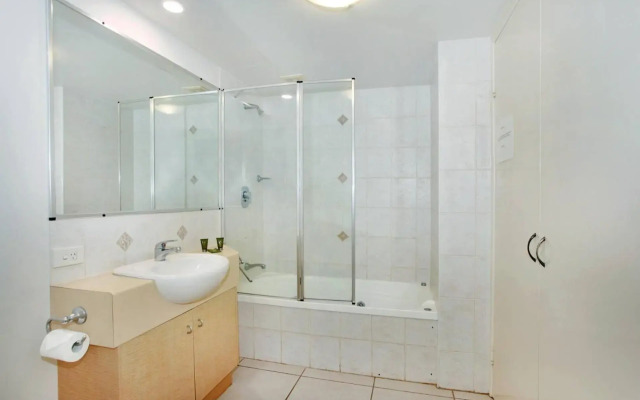 Unit 4 'Beaumont Sur Mer', Coolum Beach