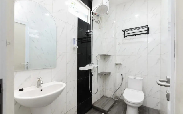 Urbanview near Syamsudin Noor Airport