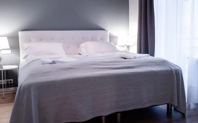 Luna Apartments
