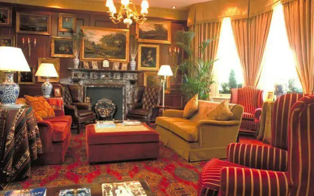 Gallery Hotel