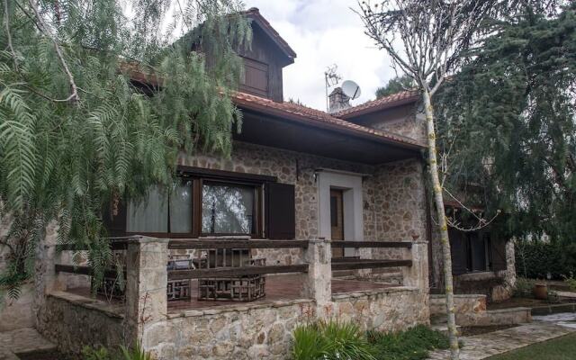 Отель B&B Stonehouse Криспьяно вид на фасад