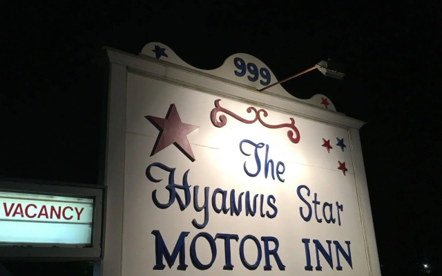 The Hyannis Star Motor Inn