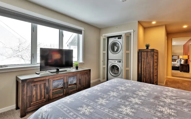 Sunny Days Suite at Killington! 3rm/Sleeps 10