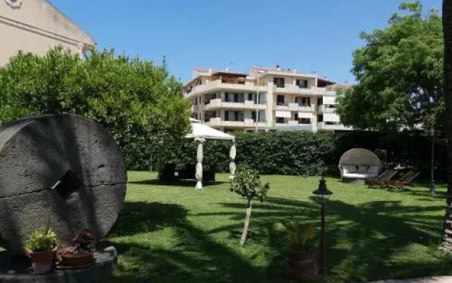 Sicily In Residence Sea Garden