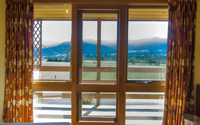 The Birch House - Silver Birches Luxury Accommodation Bright