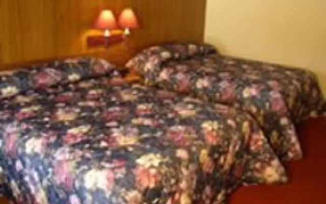Berry Pond Motel