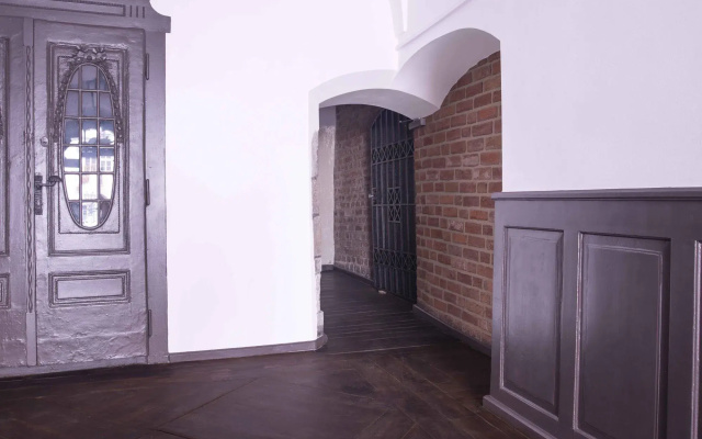 MR 3 Apartments