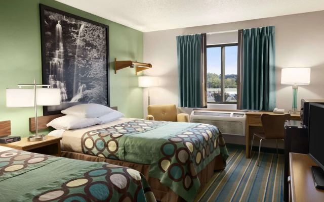 Super 8 by Wyndham Batesville
