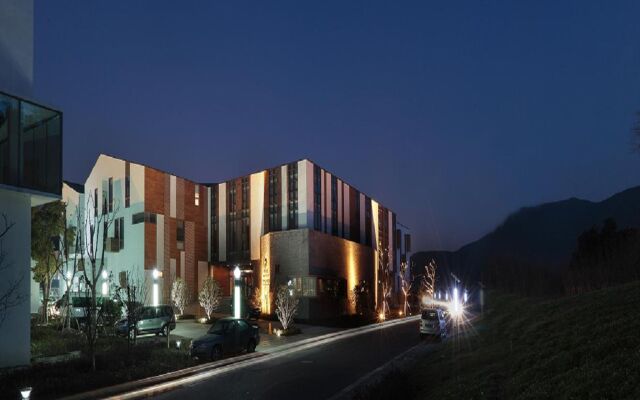 Отель Scholars Resorts Suzhou вид на фасад