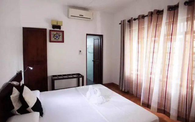 Waves Guest House & Turtle Restaurant