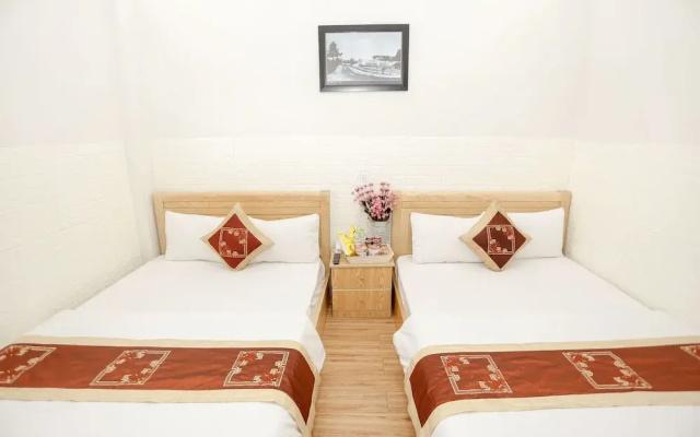 Co Hong Hotel