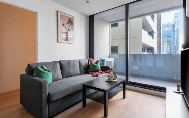 Central 2BR Apt by Melbourne Central, City Views