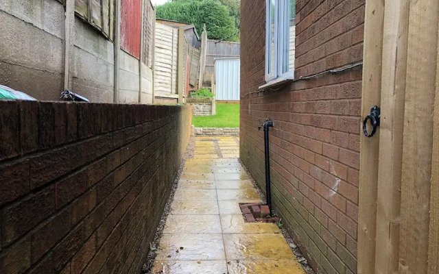 Captivating 1-bed Apartment in Hednesford