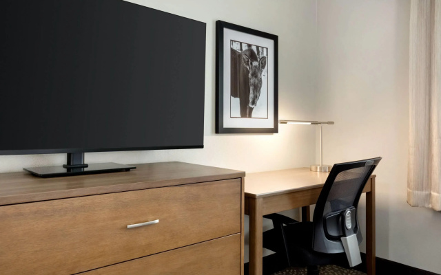 La Quinta Inn & Suites by Wyndham Fairbanks Airport