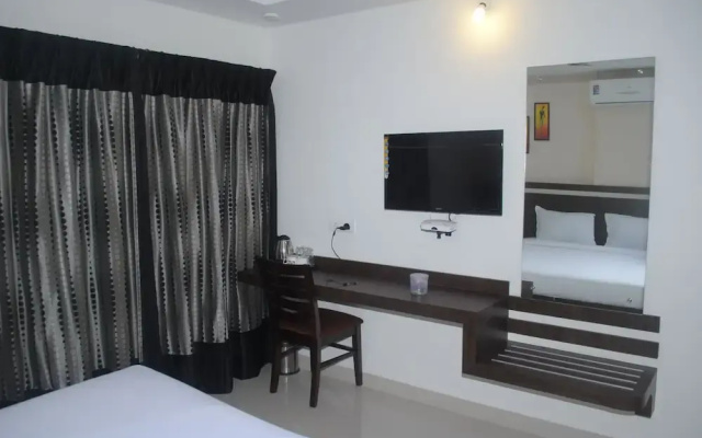 Hotel Raj Residency