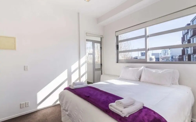 Modern CBD Auckland Apartment