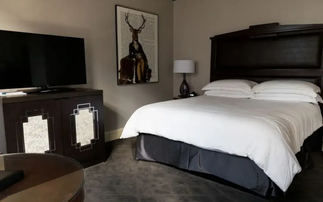 The Ashton Hotel
