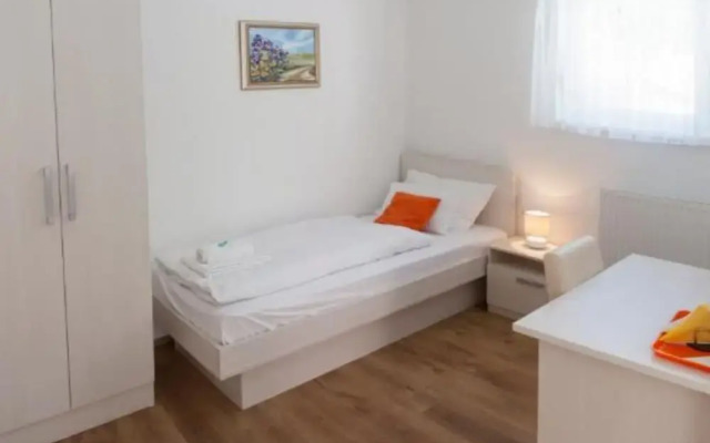 Rooms Lidija 17