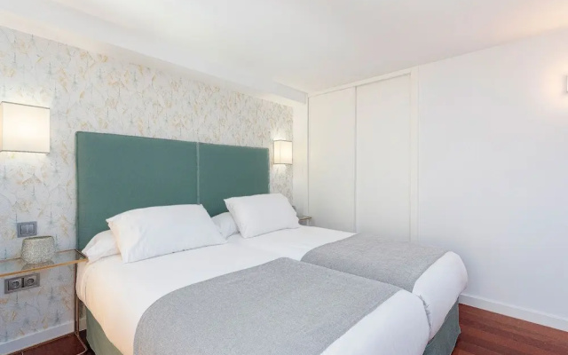 Cozy 2BD Duplex With Private Patio Plaza Nueva II Sevilla