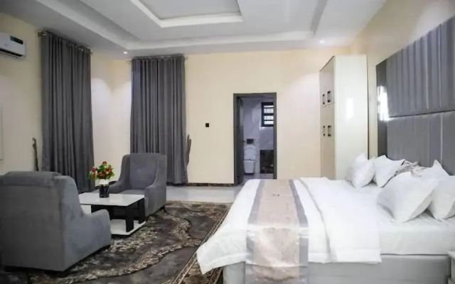 Pula Pula Luxury Hotel and Suites