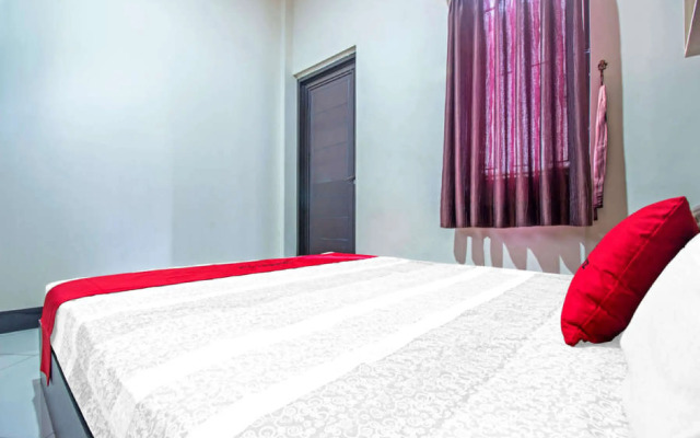 RedDoorz Plus near Isola UPI