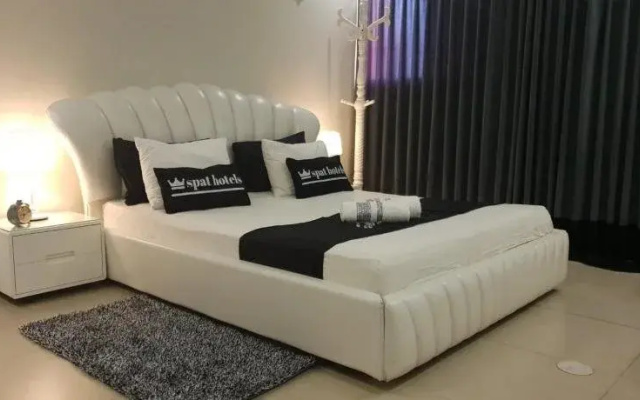 Spat Rooms