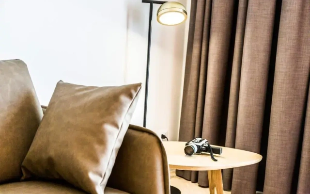 Metropolitan Suites