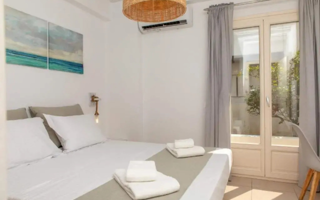 Sorokos Suite 8
