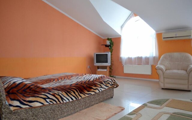 G.O.L.D. Hotel комната для гостей