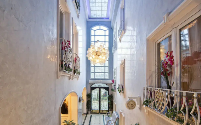 Armis Hostel