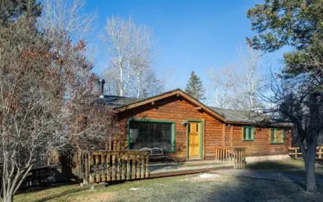 Creekside Cabin