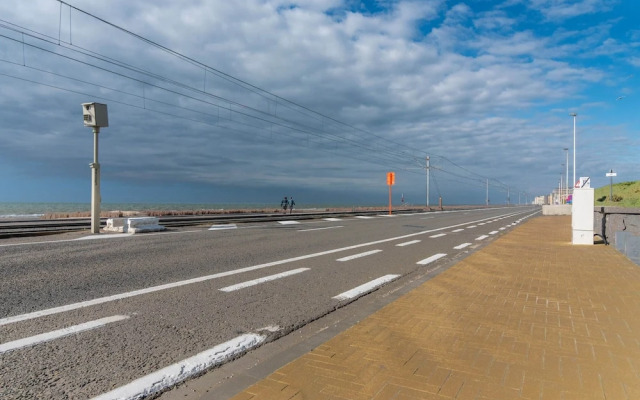 Studio in Ostend With Stunning Sea Views