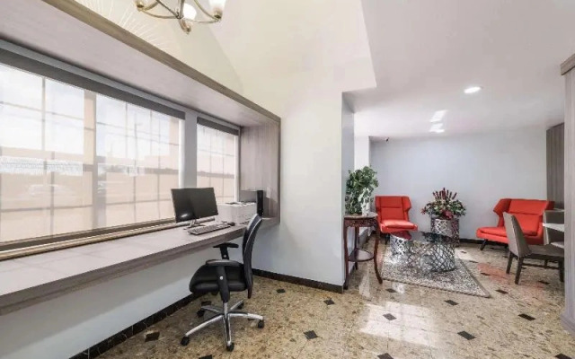 Quality Inn & Suites North Mesquite I-30
