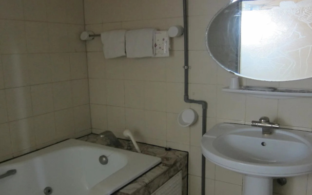Aiwa Hotel Tainan