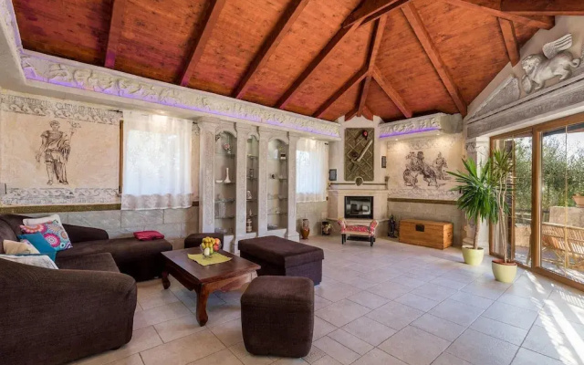 Amazing Home in Zgaljici With Sauna, Wifi and 4 Bedrooms