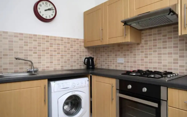 2 Bedroom Bruntsfield Apartment