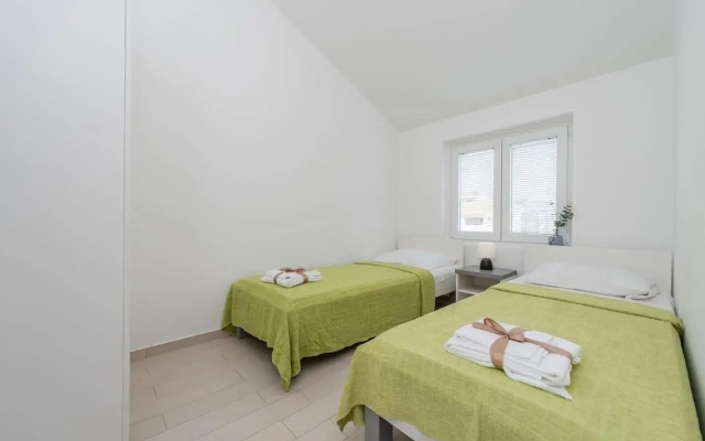 Vesna 2 city central apartment