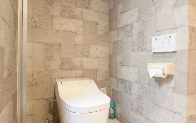 Shimanouchi Luxury Apartment
