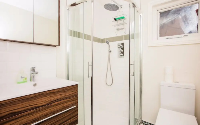 2 Bedroom Flat in Islington, Sleeps 6