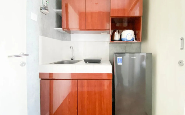 Homey And Good Choice Studio At Amartha View Apartment