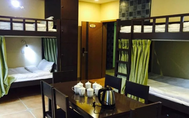 Leshan Haiyun International Youth Hostel