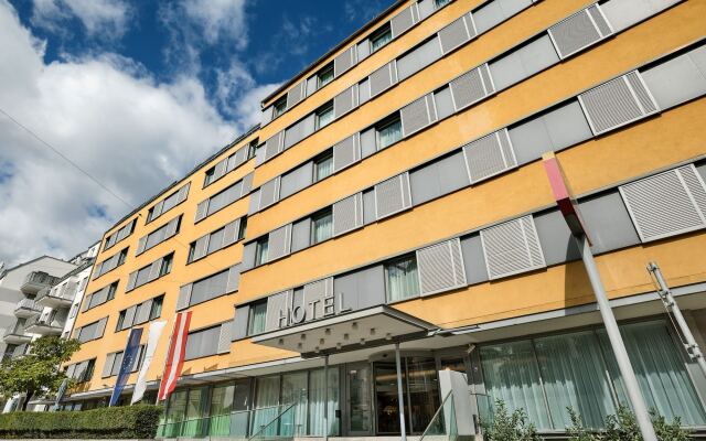 Отель Austria Trend Hotel Zoo Австрия, Вена - отзывы, цены и фото номеров - забронировать отель Austria Trend Hotel Zoo онлайн вид на фасад