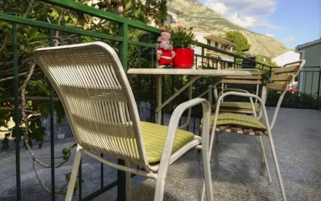 Zrine - Comfortable With a Balcony - A1